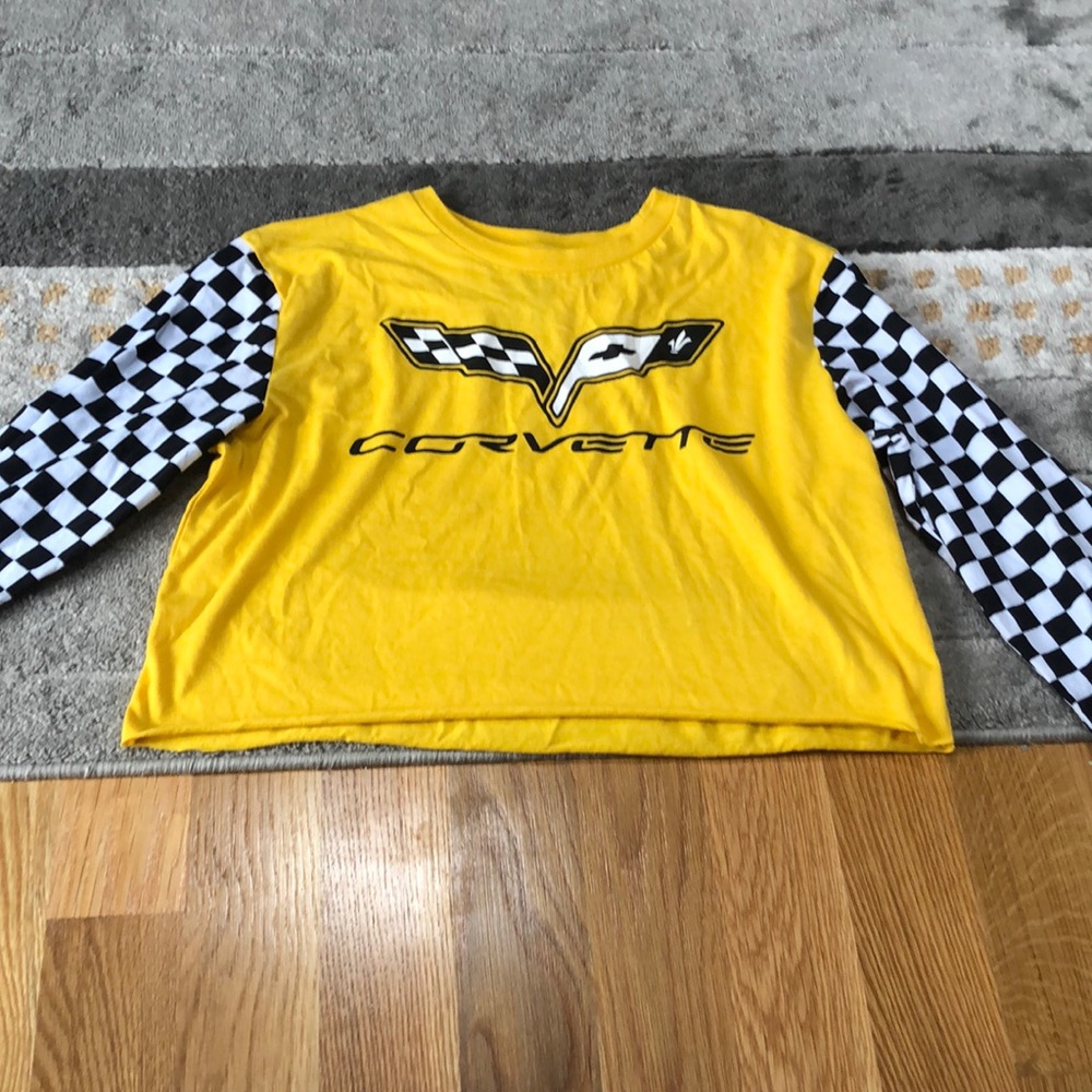 Awesome top (crop style) size large. Worn One!